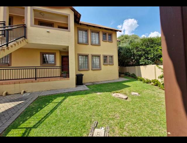 3 BEDROOM TOWNHOUSE FOR SALE IN BROOKLANDS LIFESTYLE ESTATE